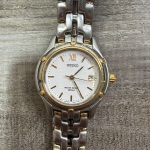 Vtg Seiko Watch Women 27mm Silver Gold Two Tone Date 7N82-0599 Needs Battery